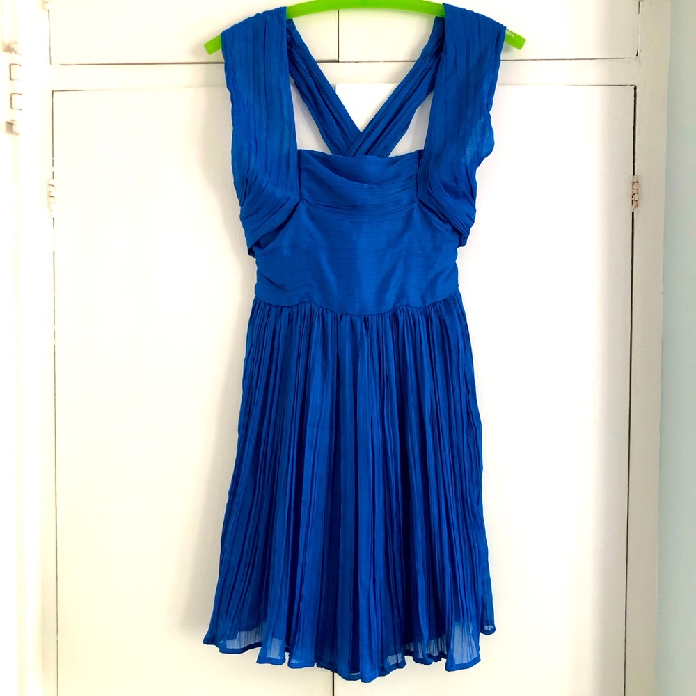 BB Dakota Cocktail Dress NWOT Chiffon Royal Blue never worn size 6, flowy skirt